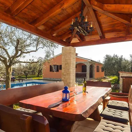 Tedi Villa Galižana