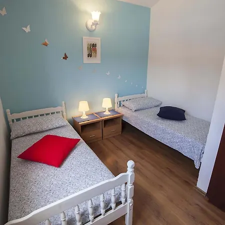 Tedi Villa