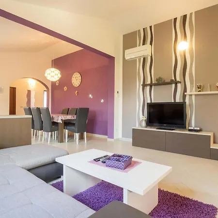 Tedi Villa Galižana